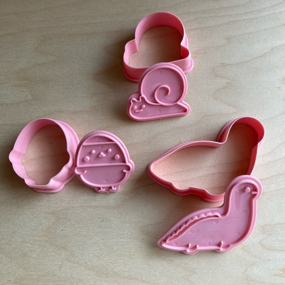 Kawaii Japanese Anime Sumikko Gurashi  Plastic Cookie cutters shapers molds - Picture 5 of 7